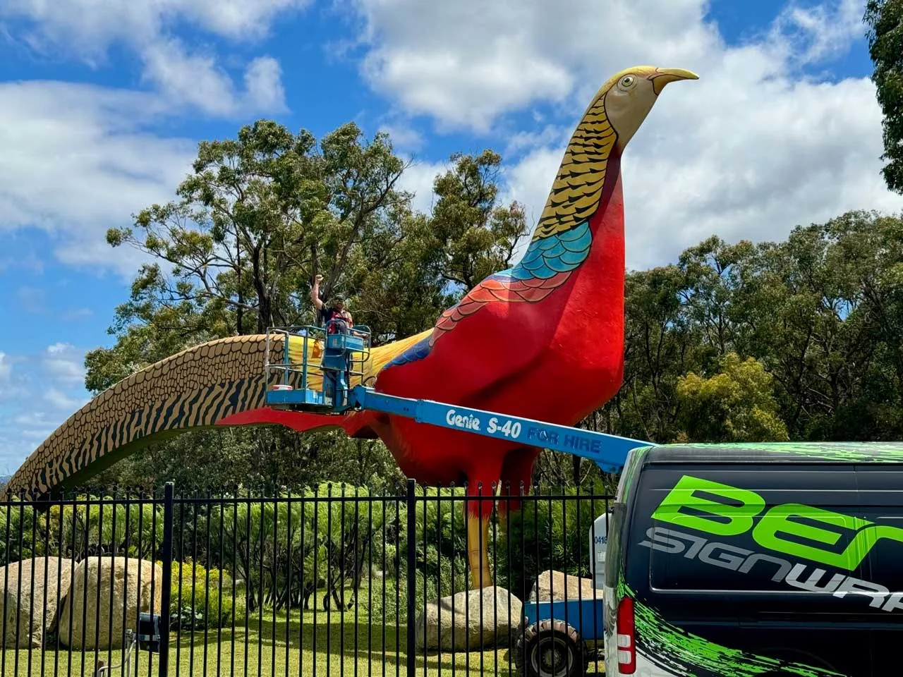 gumbuya-world-bruno-big-bird-painted-by-benher-signs Gumbuya World Signs Project by BENHER - BENHER