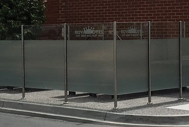 royal-hotel-koo-wee-rup-outdoor-privacy-glass Benher Pakenham Signs - BENHER